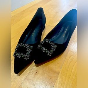 Black flats with kitten heal size 9.5 (41)